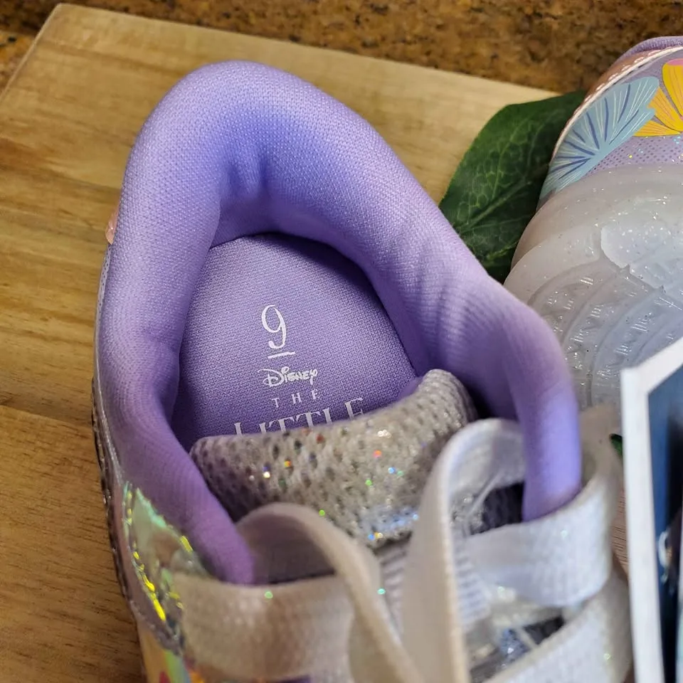 BNWT Little Mermaid Light Up Shoes - Toddler Size 9 image indicator(5)