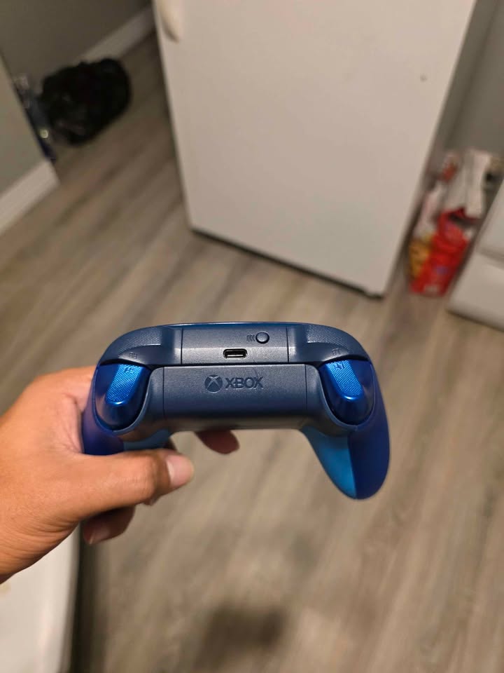 Xbox controller - photo 4