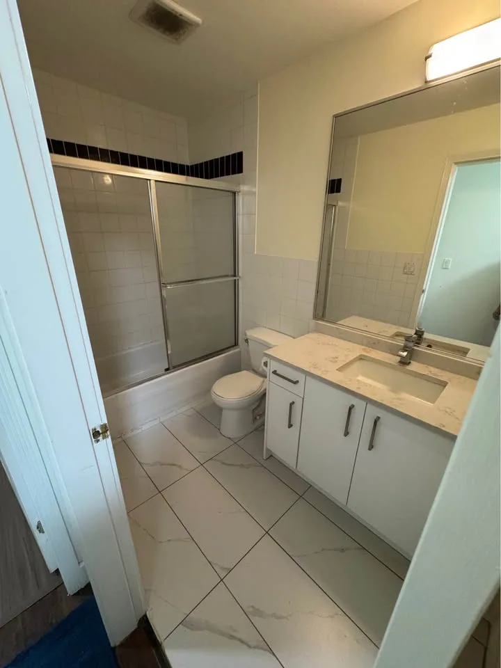 2 Beds 1 Bath - House image indicator(5)