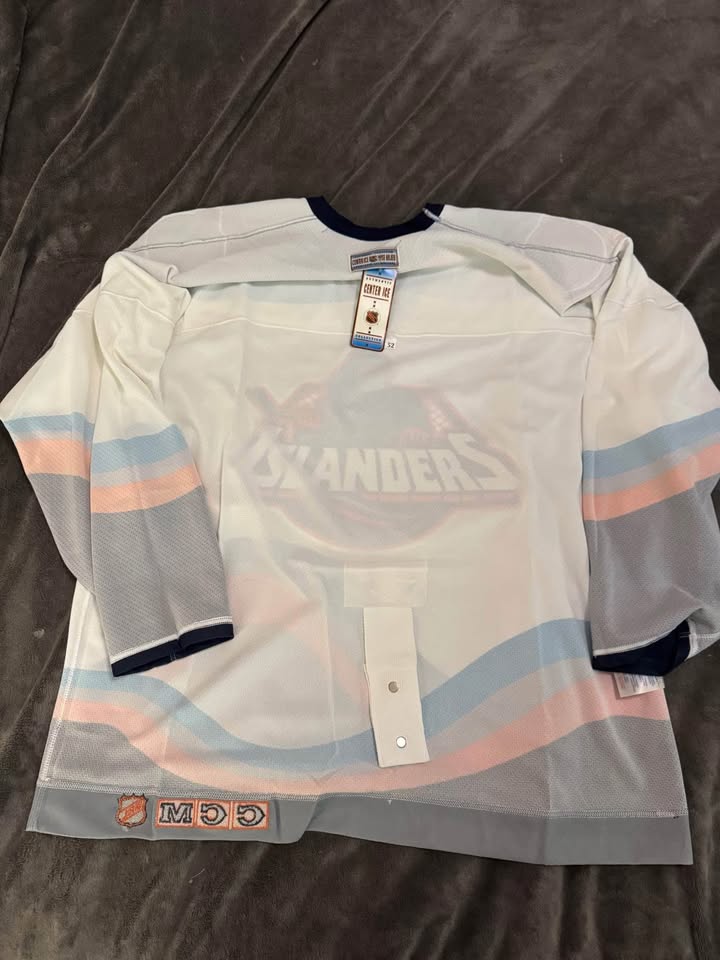NY Islanders “Fisherman” Jersey - Made in Canada - Size 52 - photo 3