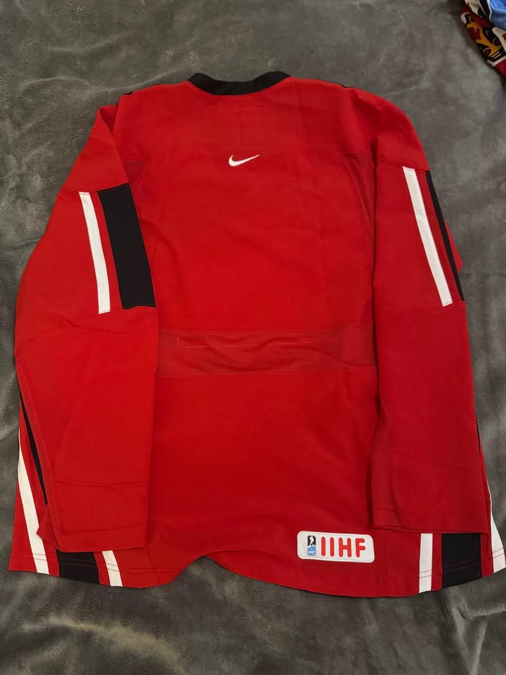 Team Canada Nike IIHF Authentic Hockey Jersey – Red (Size L) - photo 2