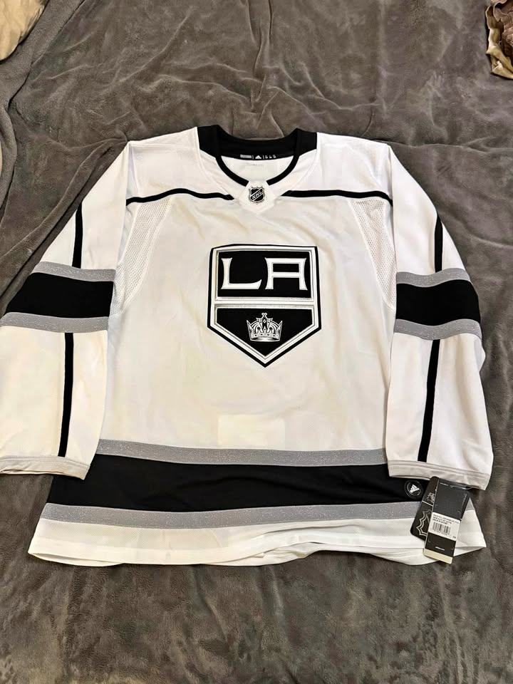 Los Angeles Kings Adidas Authentic Away Jersey (Size 54)
