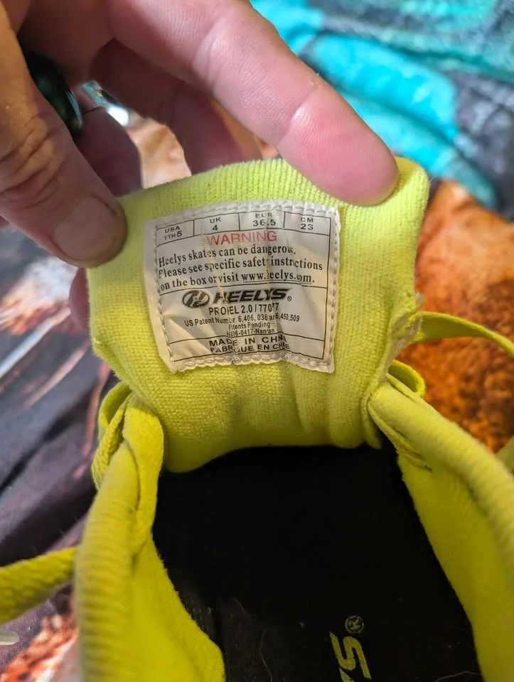 Heelys youth size 5 image indicator(2)