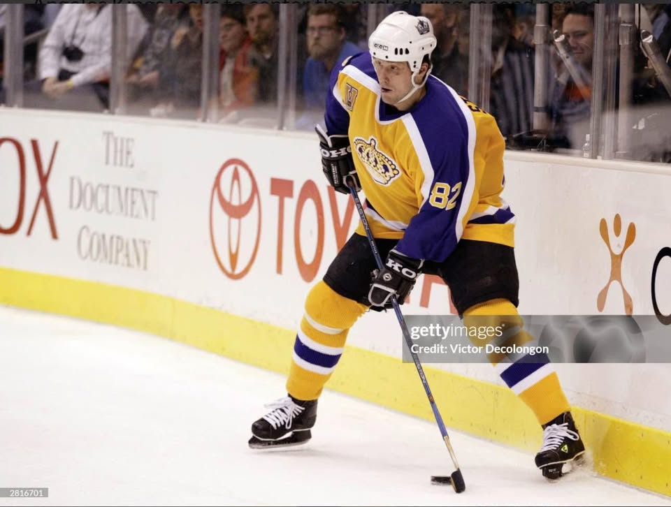 Luc Robitaille Kings 2003-04 CCM Vintage Jersey - MiC - photo 5