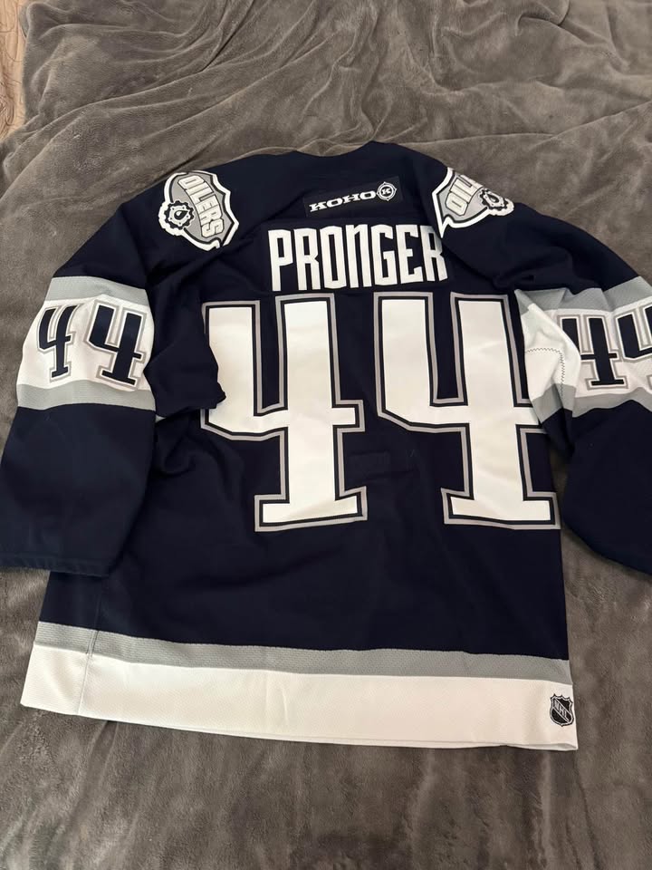 Edmonton Oilers Pronger Jersey Size 48 - photo 2