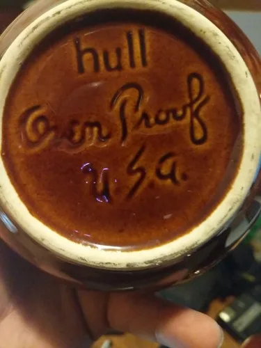 HULL Covered Soup Bowls w/Handle & Lid Set of 3 image indicator(6)