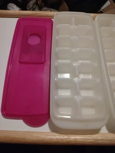 Tupperware Fresh N Pure Ice Cube Trays #2704a image indicator(3)