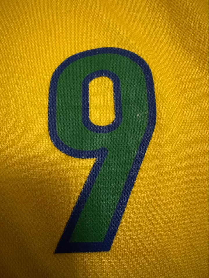 Brazil 1998 World Cup Ronaldo #9 Jersey (Medium) - photo 5