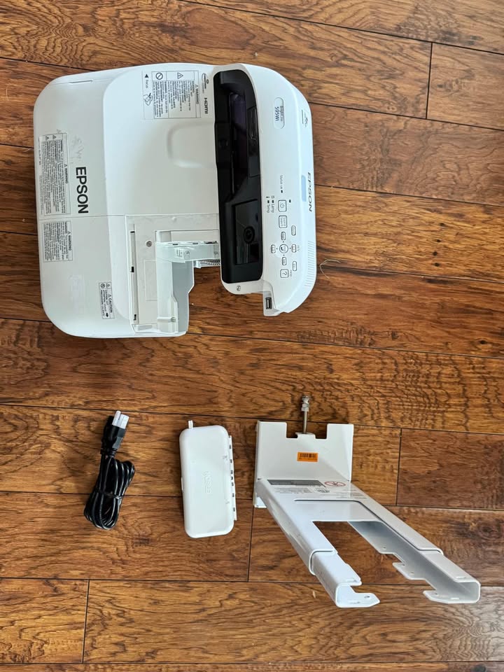Epson Brightlink 595 Interactive Projector - photo 2