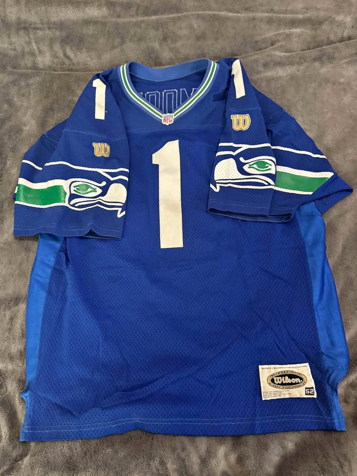 Warren Moon Seahawks Wilson Authentic Jersey (Size 52)