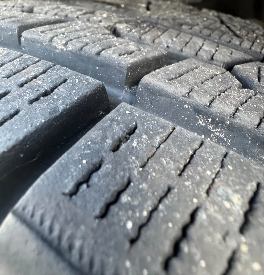 Yokohama Winter Tires with Rims image indicator(3)