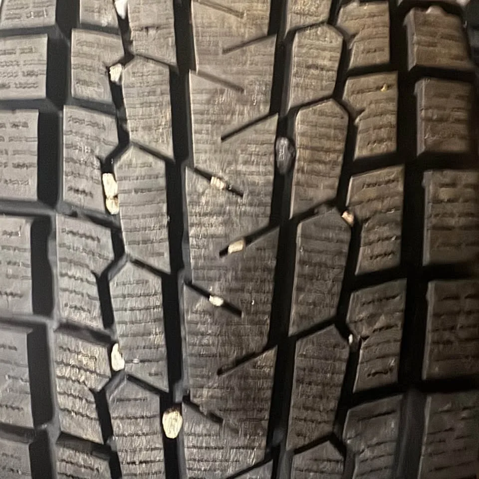 Yokohama Winter Tires with Rims image indicator(5)