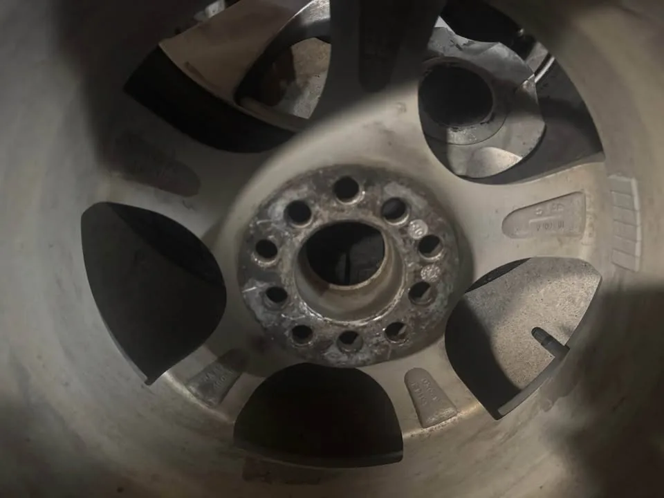 Yokohama Winter Tires with Rims image indicator(7)