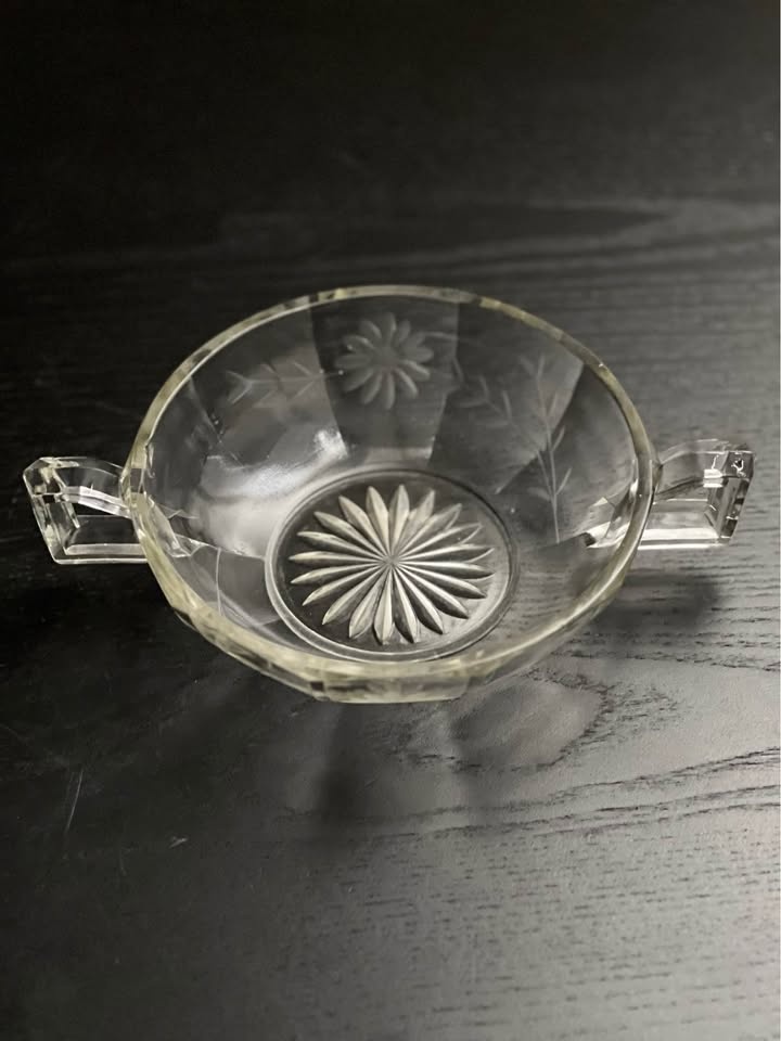 Vintage Glass Double-Handled Bowl - photo 4