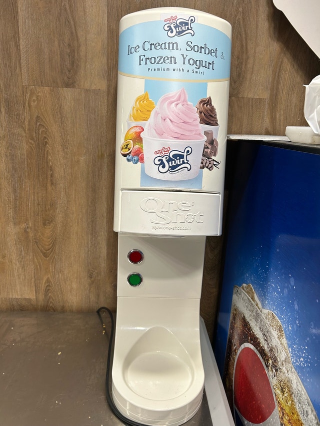 ONE SHOT ice cream machine and Freezer