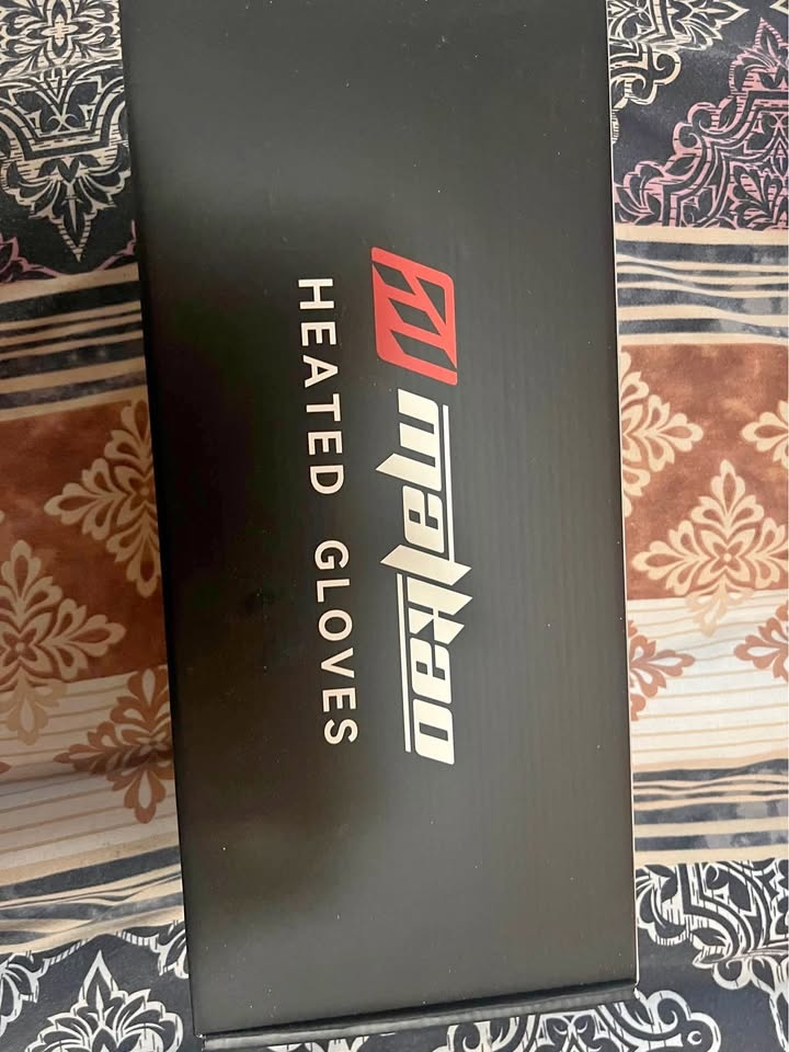Heated gloves