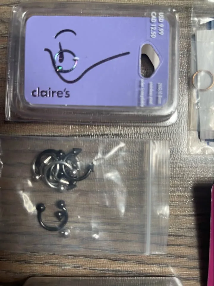 Nose Toe Horsehoe Rings Body Piercings image indicator(3)