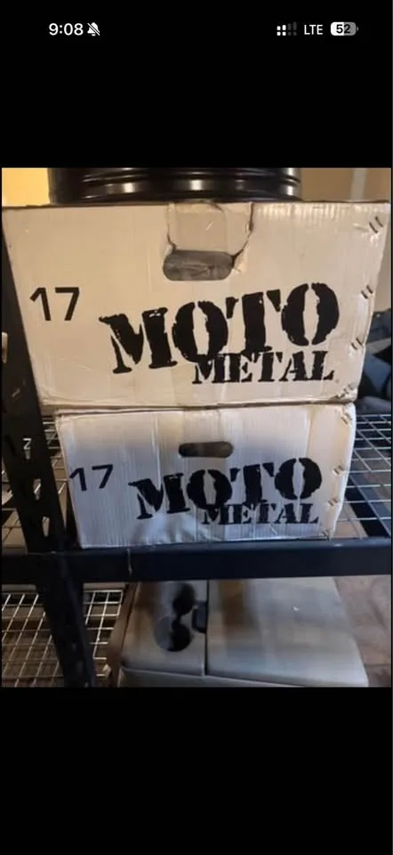 Jeep Wrangler Set of 3 Moto Metal 17 inch Rims image indicator(3)