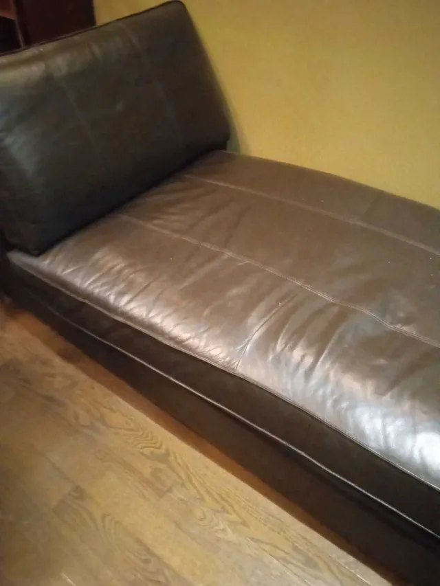 Leather Chaise Lounge thumbnail