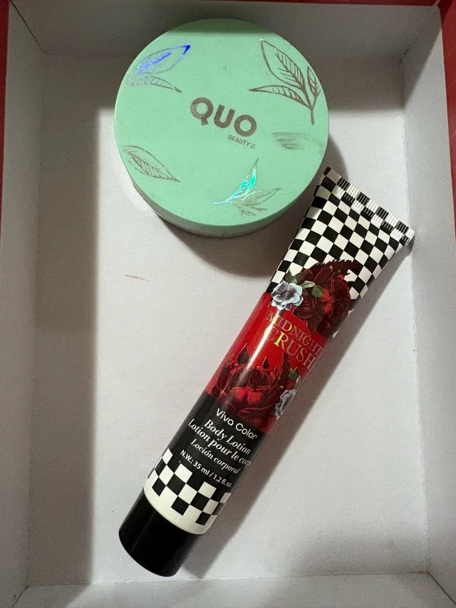 Quo Loose Powder & Lotion thumbnail