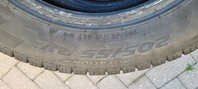Pirelli Ice Zero Tires 205/55R16 - Bought Nov. 2021 image indicator(9)