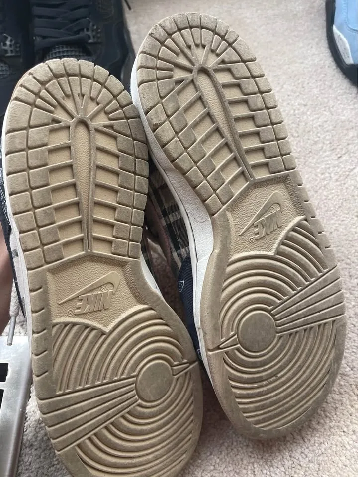 Selling some shoes need gone (300 for all 3) Travis Scott dunks image indicator(2)