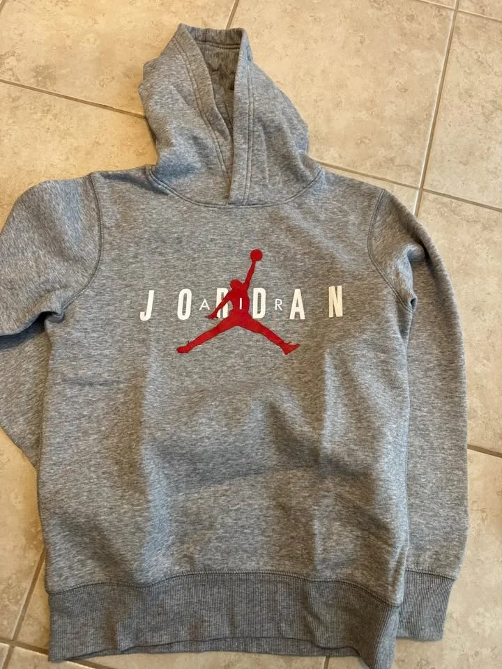 Boys Large Hoodies selling as bulk $60 image indicator(2)