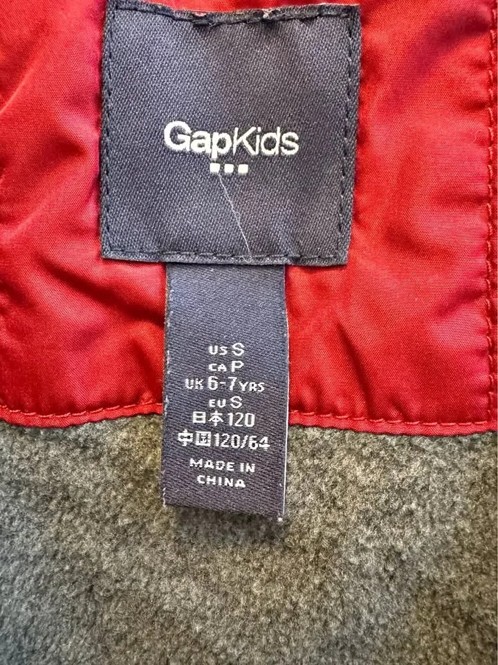 Gap Kids - Kids size 6-7 winter puffer jacket