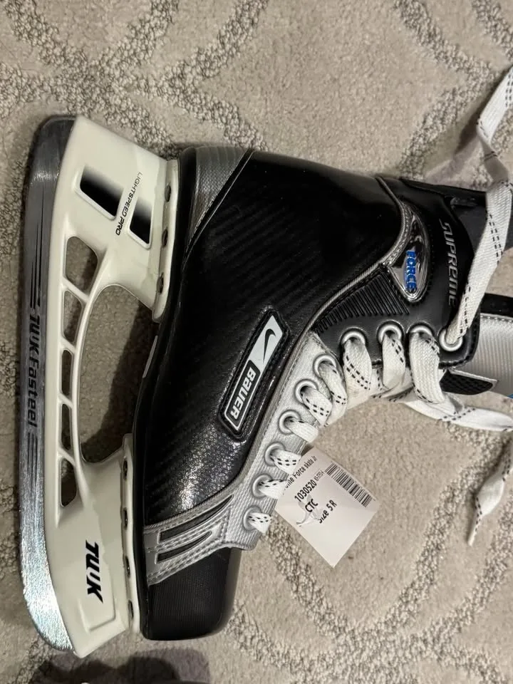 Bauer Supreme Force skates (never used) image indicator(4)