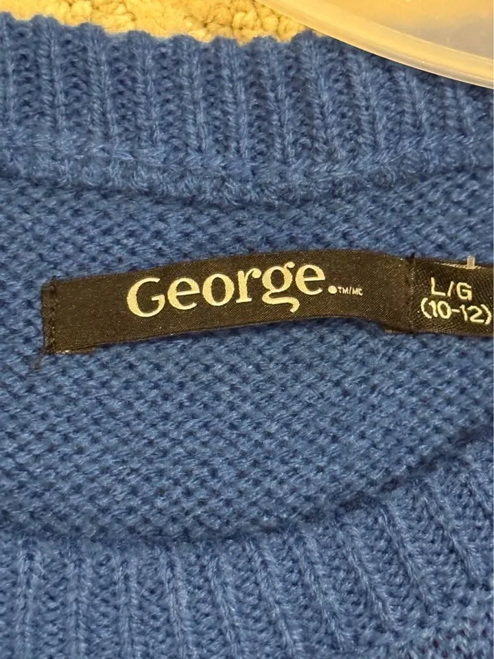 Christmas Sweater Brand New Boys Size 10/12 image indicator(2)