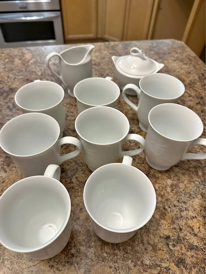 Mikasa Classic Flair White Platinum China Set – 16 Pieces