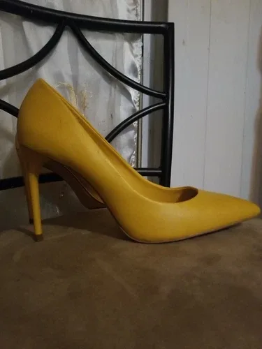 ZARA Women Yellow Pump Heels Size 9 in Great Condition!