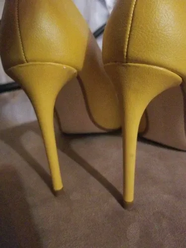 ZARA Women Yellow Pump Heels Size 9 in Great Condition! image indicator(5)