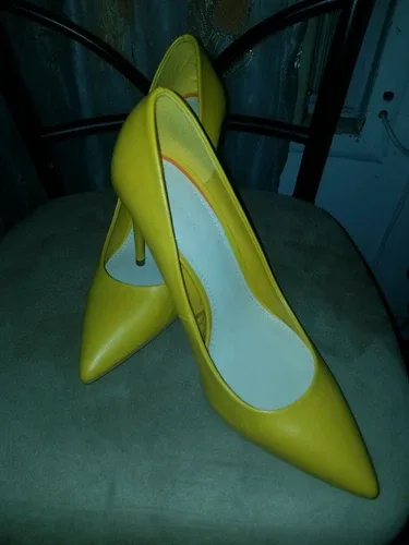 ZARA Women Yellow Pump Heels Size 9 in Great Condition! image indicator(7)