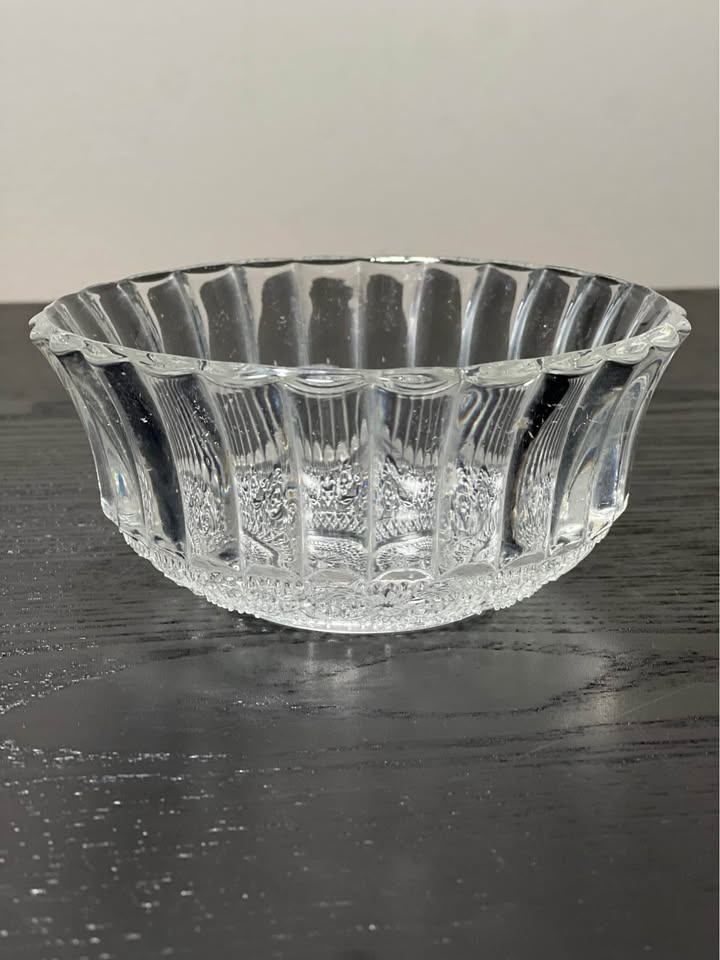 KIG Trellis Fleur de Lis set of 2 glass bowls - photo 2