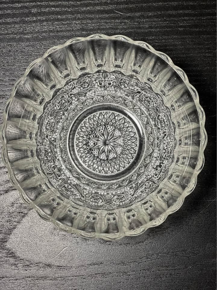 KIG Trellis Fleur de Lis set of 2 glass bowls - photo 3