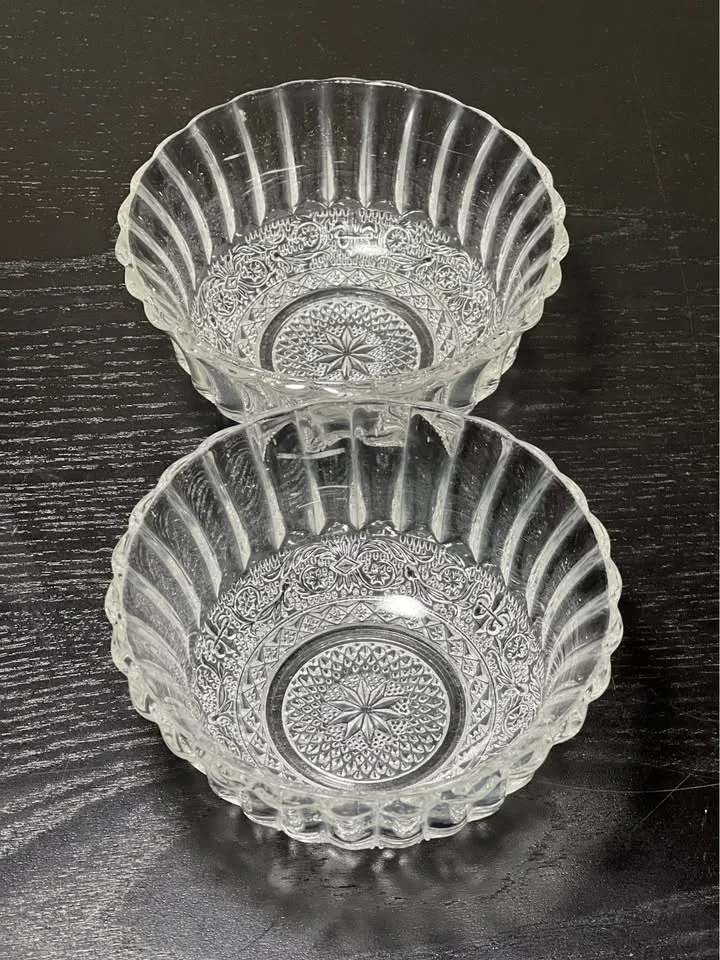 KIG Trellis Fleur de Lis set of 2 glass bowls image indicator(7)