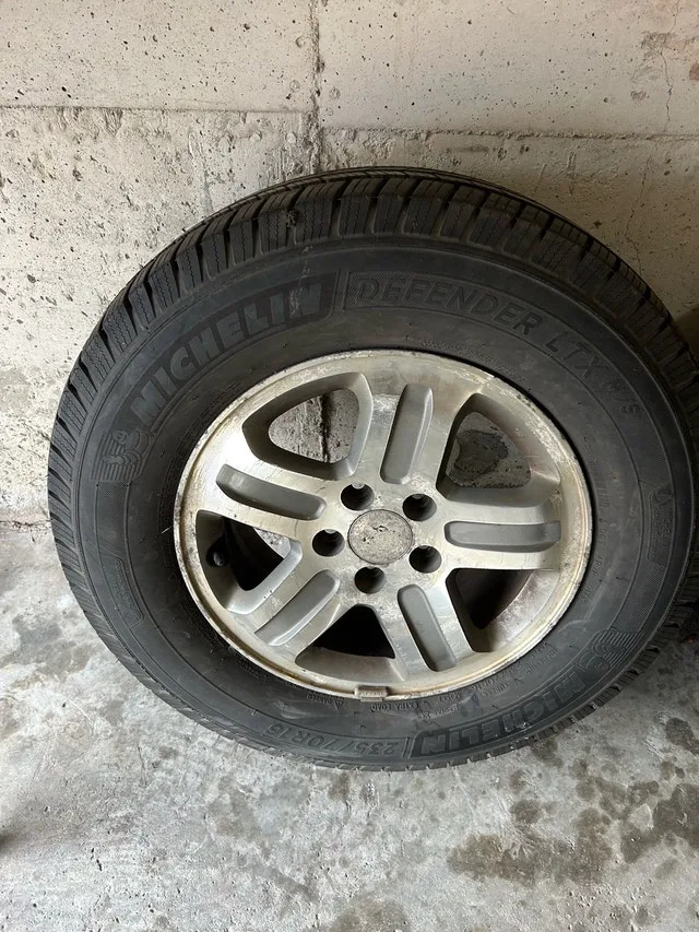 Honda SUV Winter Tires-Used with rims image indicator(3)