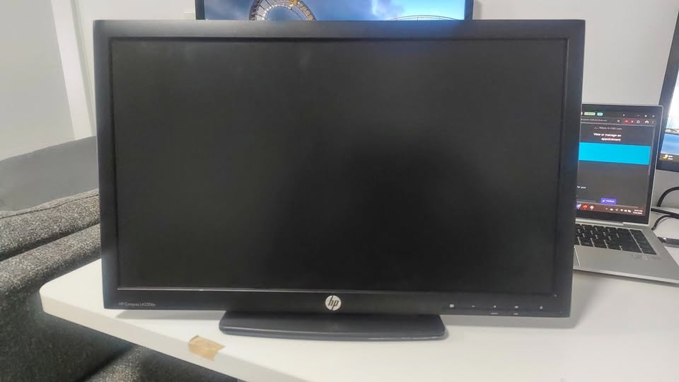 HP Compaq LA2206x 22-inch Full HD LED Monitor (Fraser Heights)