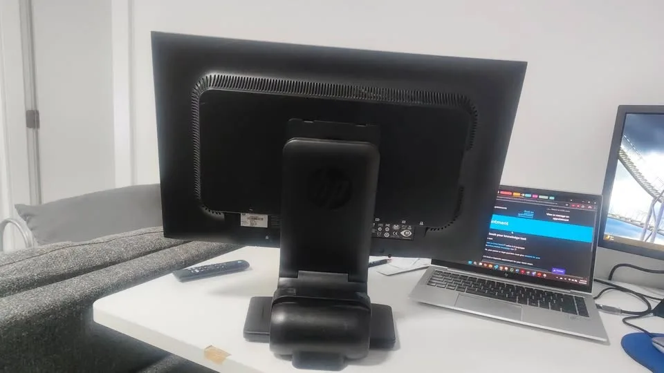 HP Compaq LA2206x 22-inch Full HD LED Monitor (Fraser Heights) image indicator(5)