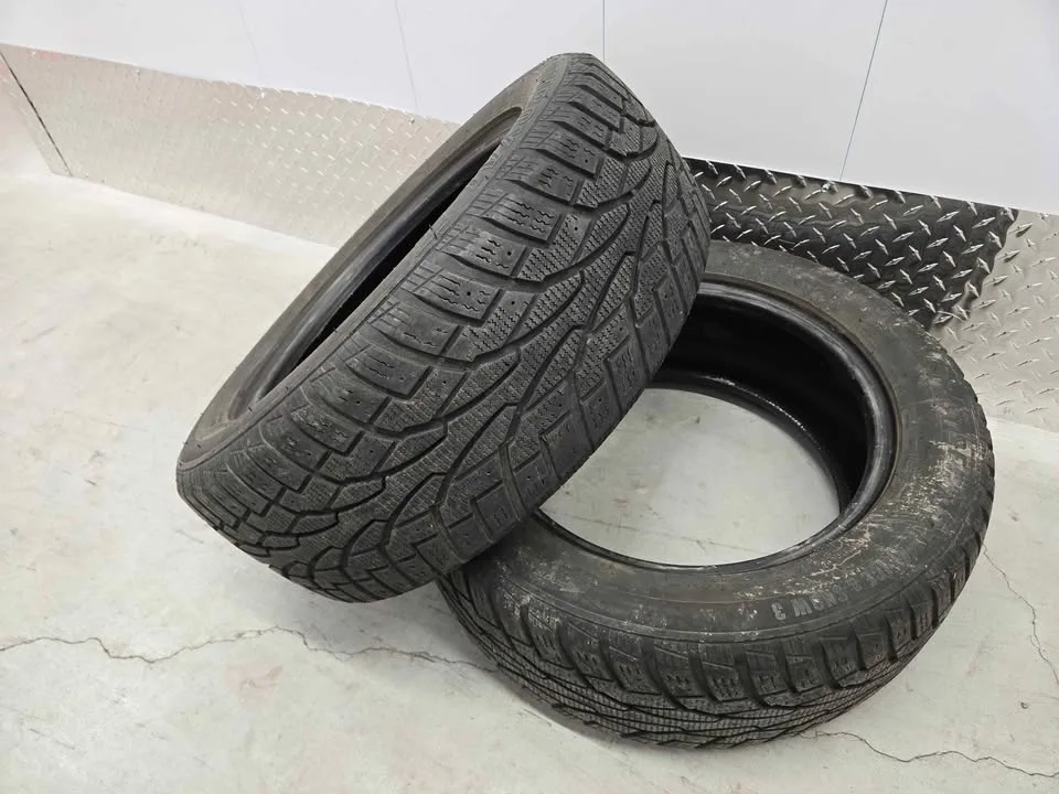 Tiger Paw Ice & Snow Winter Tires- 215/55R16 image indicator(6)