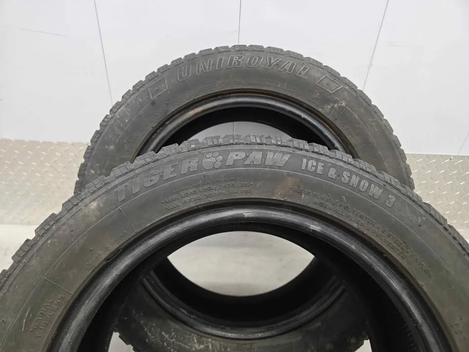 Tiger Paw Ice & Snow Winter Tires- 215/55R16 image indicator(8)