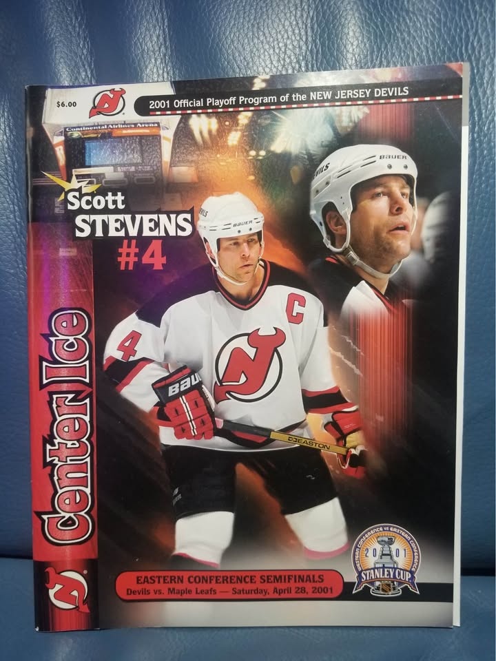 Sports Collector’s Bundle-Maple Leaf's+Devils Programs-all $9 - photo 4