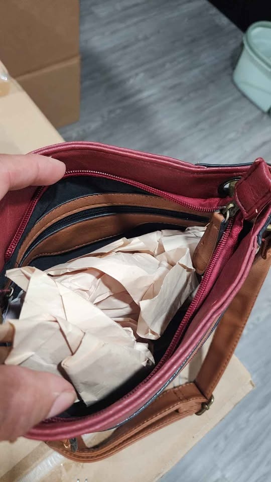 Red CROSS BODY BAG - photo 3