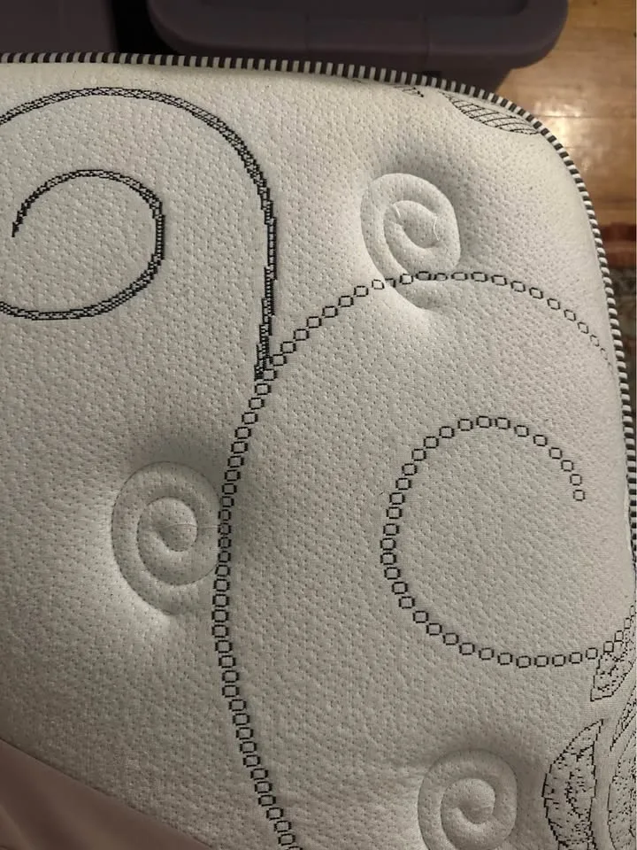 $50 Full Size Mattress - Pick up Friday Morning!! image indicator(3)