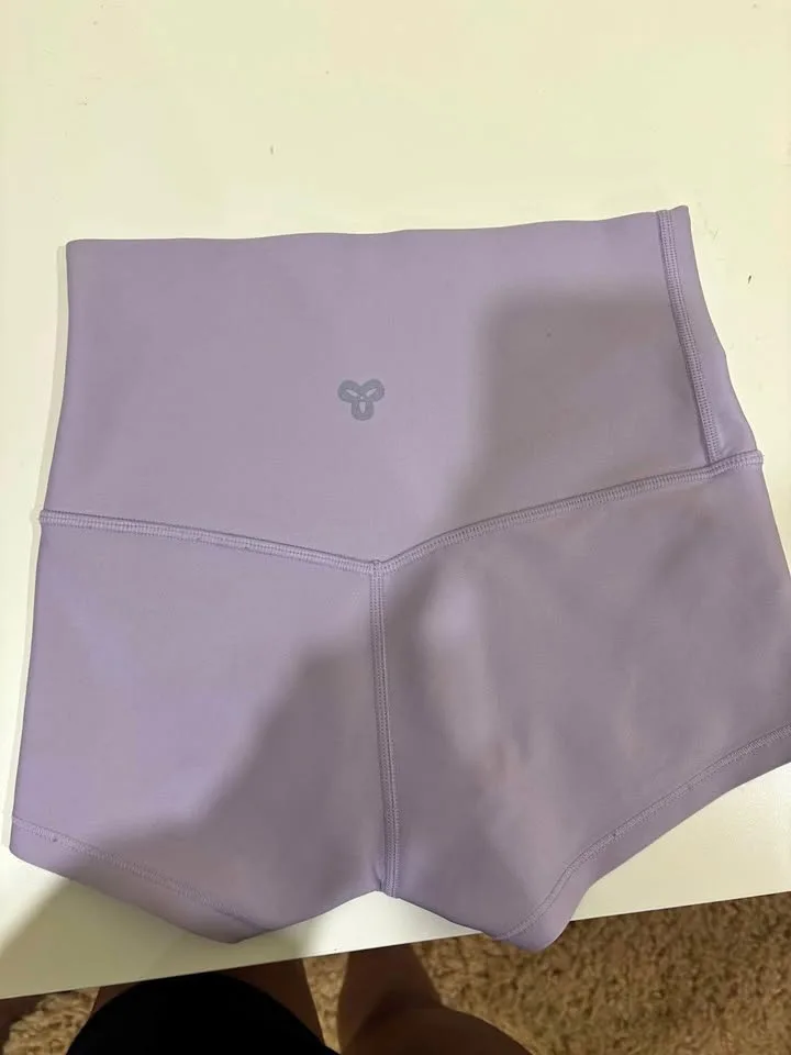 Aritzia Glossy Cheeky High Rise 2” Short