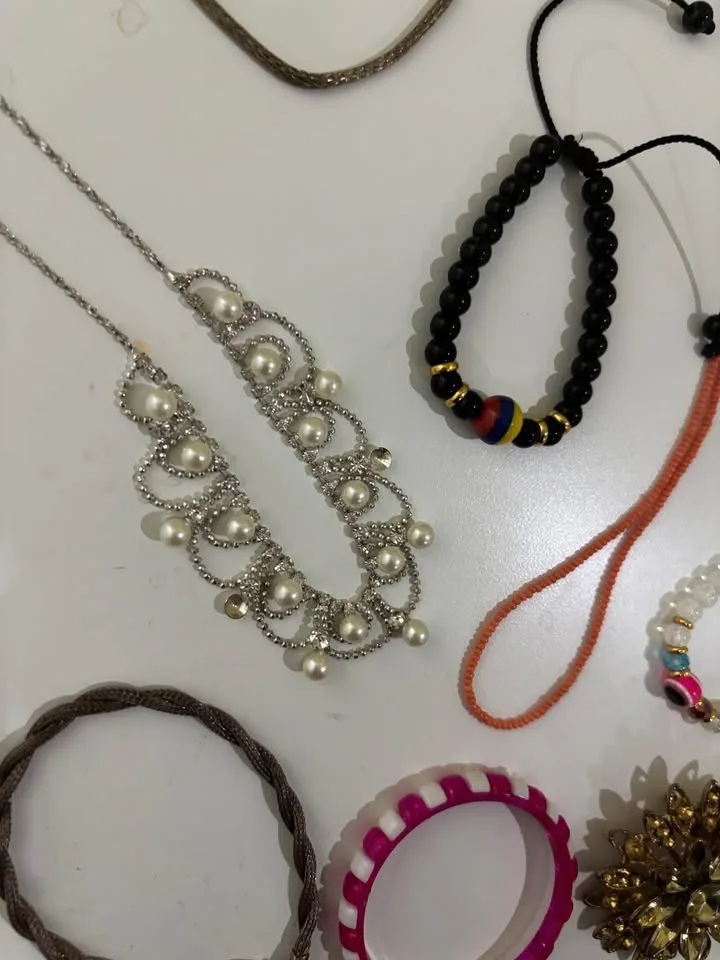 Mystery jewelry jar (bracelets and accessories) image indicator(3)