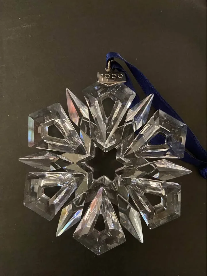 Swarovski Annual Christmas Ornament, 1999 image indicator(3)