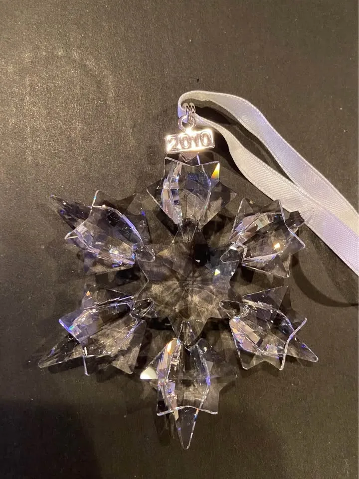 Swarovski Annual Christmas Ornament, 2010 image indicator(3)