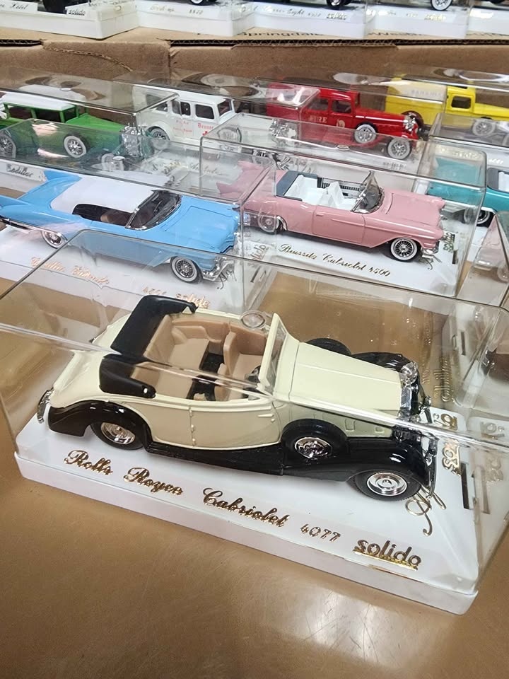 Solido 1:43 Die-Cast Car Collection - photo 2